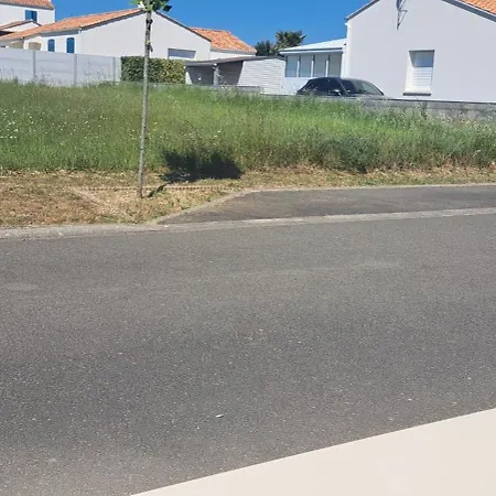 לינה וארוחת בוקר Cap Ouest